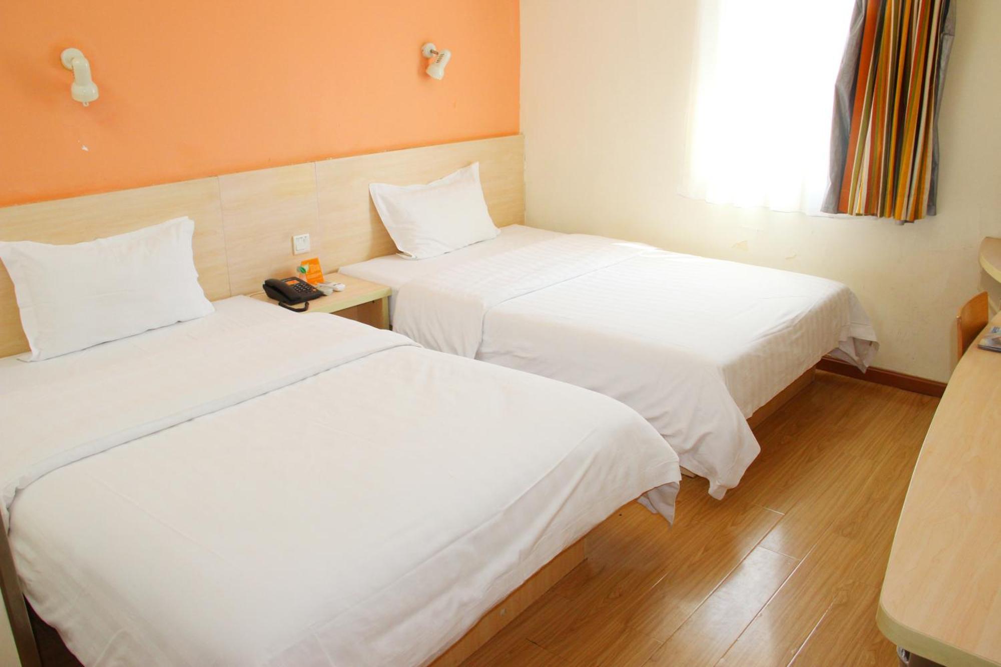 7Days Inn Guangzhou South Railway Station Huijiang Subway Station Extérieur photo