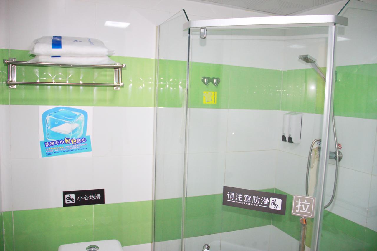 7Days Inn Guangzhou South Railway Station Huijiang Subway Station Extérieur photo