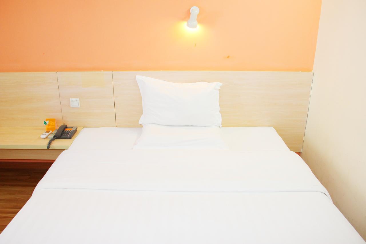 7Days Inn Guangzhou South Railway Station Huijiang Subway Station Extérieur photo
